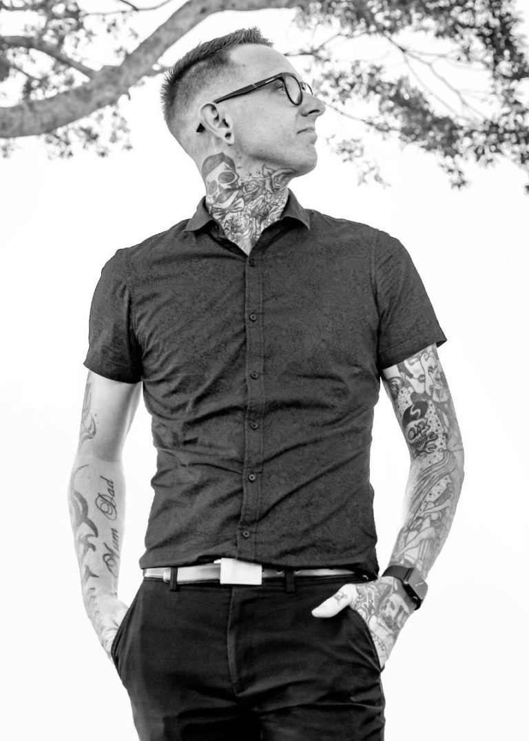 B&W_Man looking away