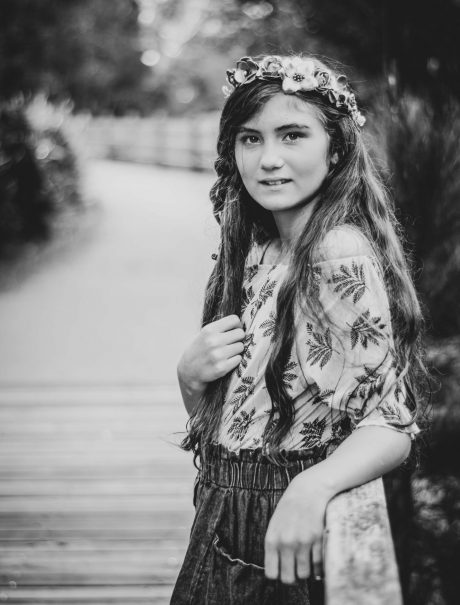 B&W_teen girl_Lake Eden B&W_teen girl_Lake Eden